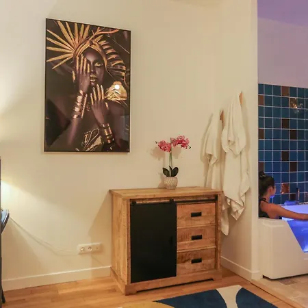 Cine Cathedrale Parking Beffroi Amiens