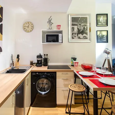 Ciné Cathédrale Parking Beffroi *